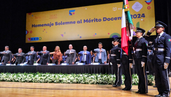 Celebración del Día del Maestro en Jalisco: entregan medallas al mérito docente