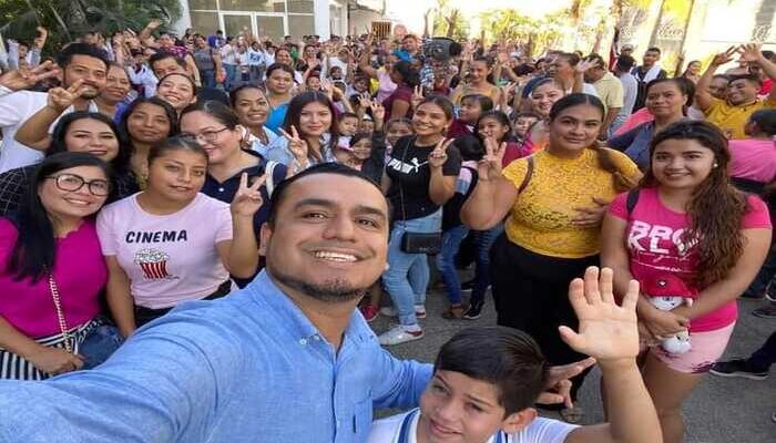 Pepe Castañeda lidera encuesta por demarcación 9 