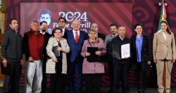 Otorga las primeras pensiones del 100% a trabajadores del IMSS e ISSSTE