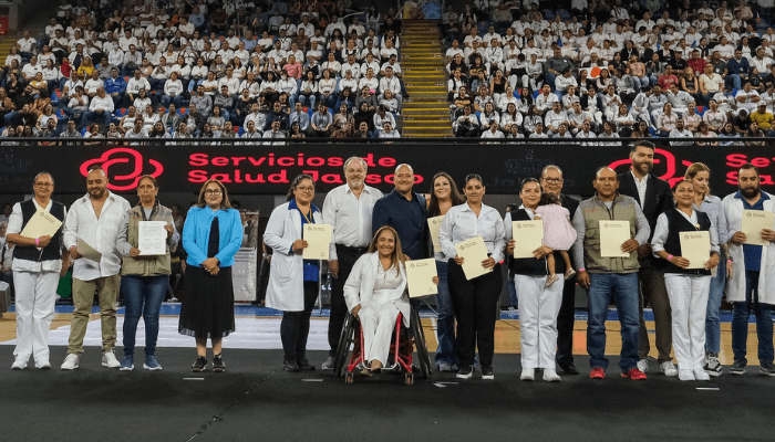 Gobierno de Jalisco otorga 502 nombramientos definitivos a trabajadores de la salud