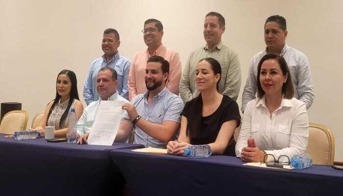 Luis Munguía quiere aventajar con la entrega recepción