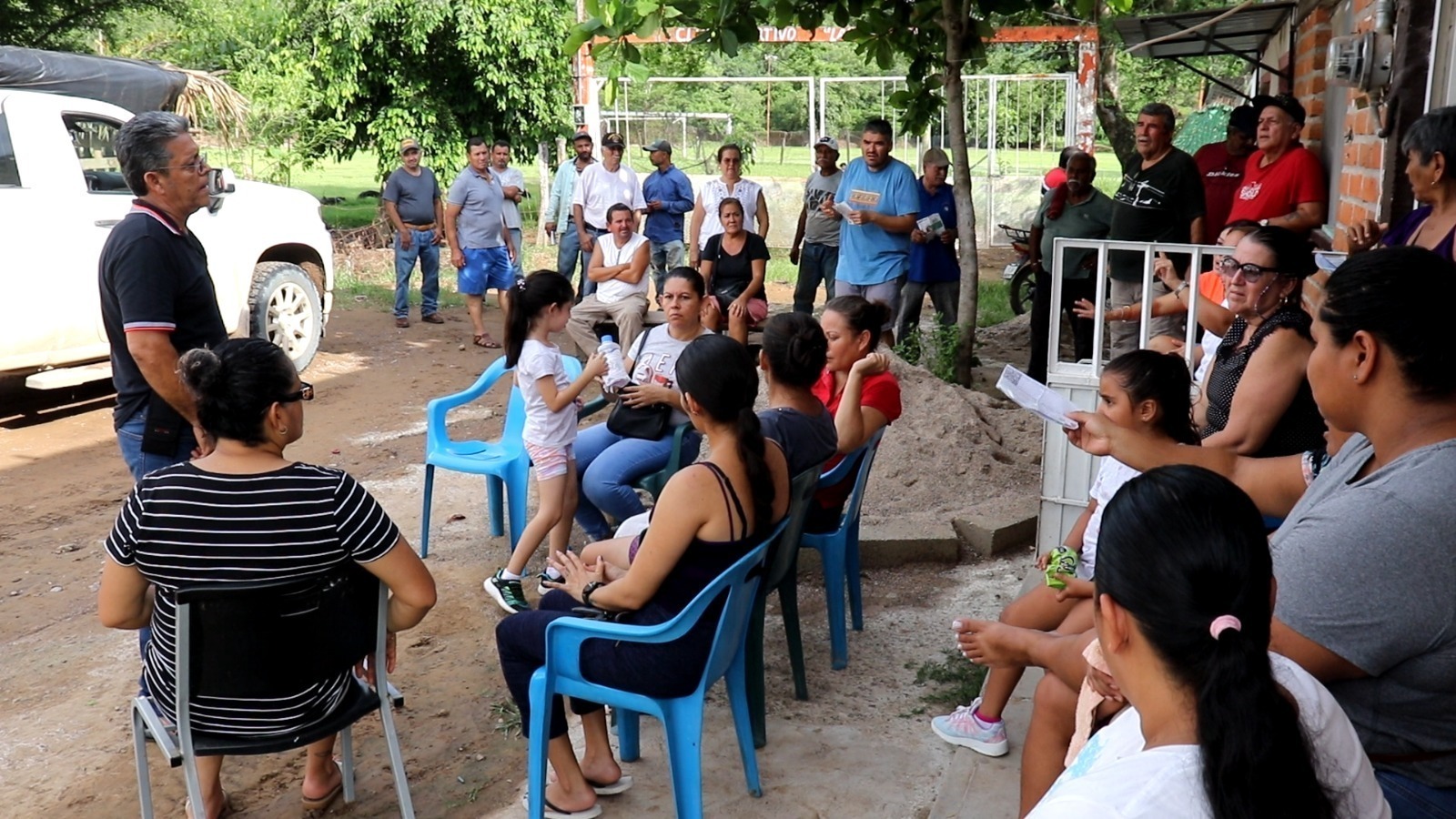 Vecinos de Las Palmas denuncian constantes cortes de luz y piden intervención de la CFE 1 Vecinos de Las Palmas denuncian constantes cortes de luz y piden intervención de la CFE