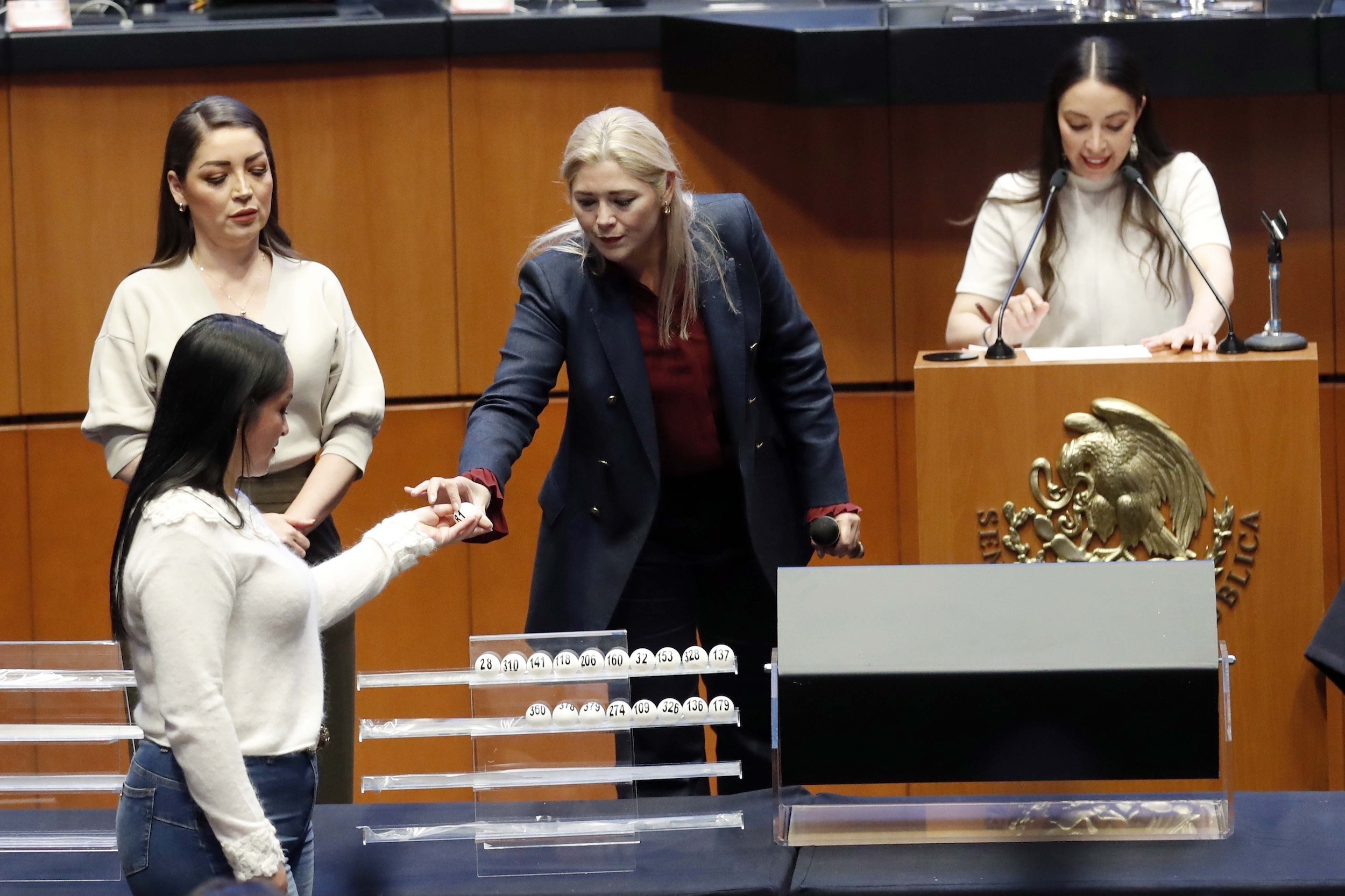 Senado realiza sorteo para definir jueces y magistrados que serán electos en 2025 y 2027