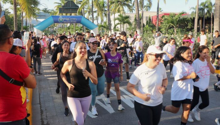 Gran éxito de la carrera conmemorativa contra el cáncer de mama en Puerto Vallarta