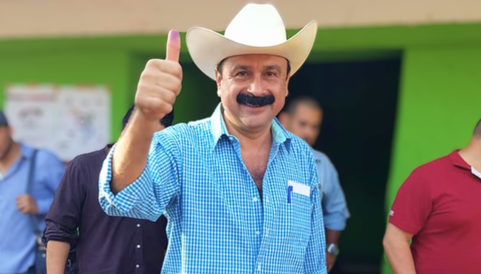 Layín “el alcalde que robo poquito” tramitó amparo contra orden de aprehensión.