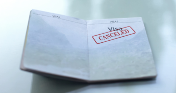 Diputado del PT propone cancelar residencia a extranjeros que discriminen o abusen de mexicanos