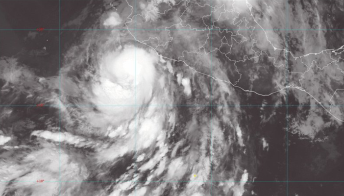Flossie se intensifica a huracán categoría 2