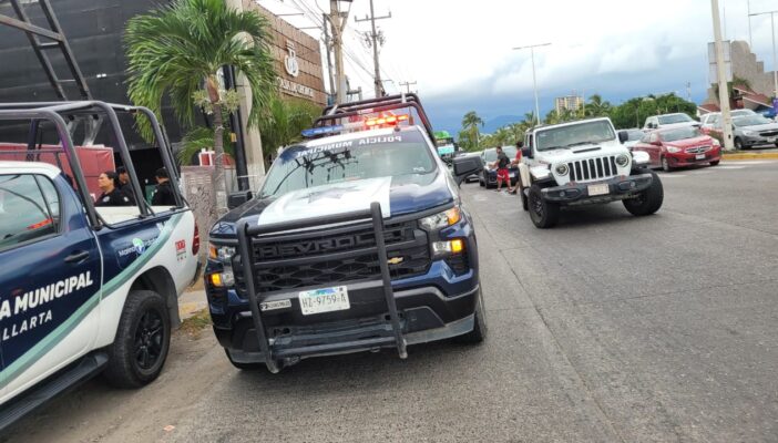 Recuperan vehículo reportado como robado en Puerto Vallarta