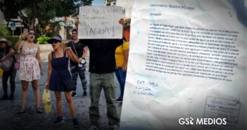 Manifestantes exhiben carta a regidor por cobros indebidos de agua en Puerto Vallarta