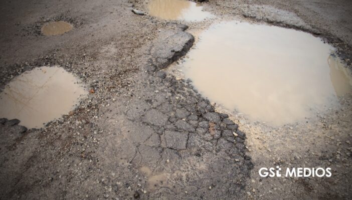 Exigen programa nacional para reparar y prevenir baches y socavones