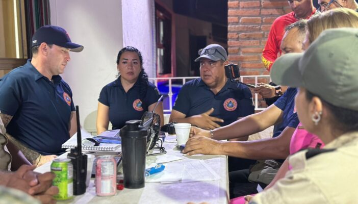 Levantan Puesto de Mando en Puerto Vallarta tras el paso del huracán Priscilla