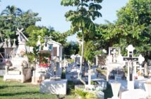 Panteones de Puerto Vallarta se preparan para el Día de Muertos