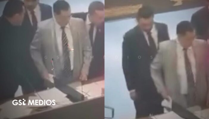 Captan a diputado de Morena guardando una boleta durante votación