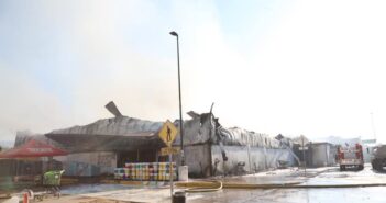 Autoridades detallan recursos utilizados en el incendio de Bodega Aurrerá de Ixtapa