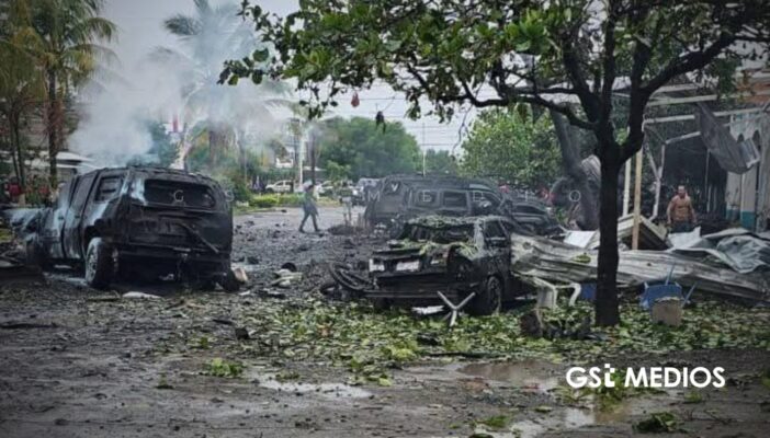 Explosión frente a Policía Comunitaria deja dos muertos y siete heridos en Coahuayana, Michoacán