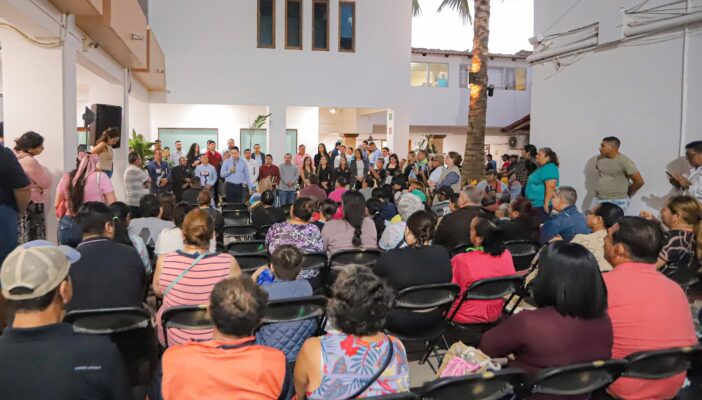 Hector Santana encabeza la primer audiencia ciudadana del año en Valle de Banderas