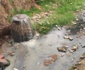 Otro derrame de aguas negras: ahora en canal de la colonia Villas del Real 