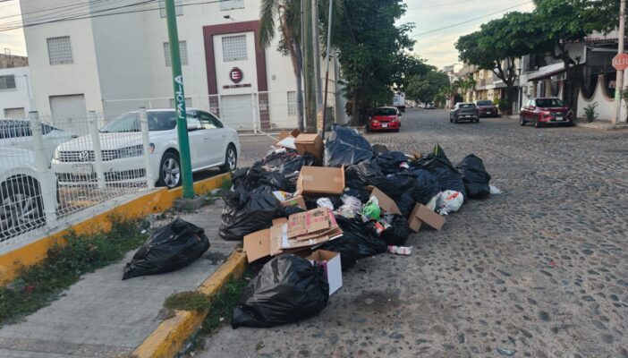 Se hacen visibles los efectos de la suspensión parcial del servicio de recolección de basura en Puerto Vallarta