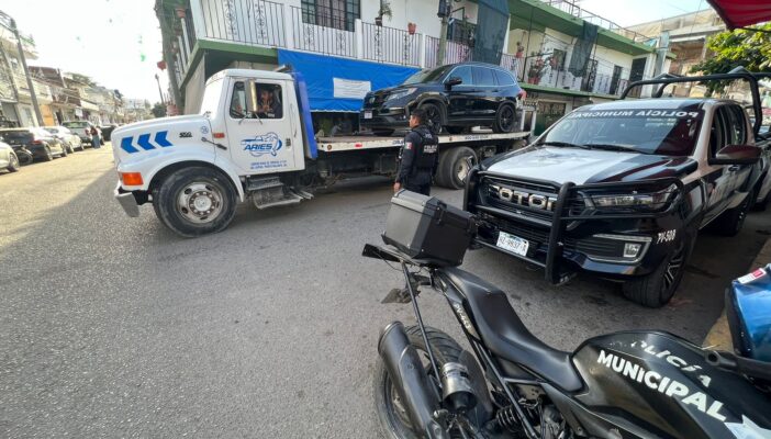 Localizan camioneta con reporte de robo en El Pitillal