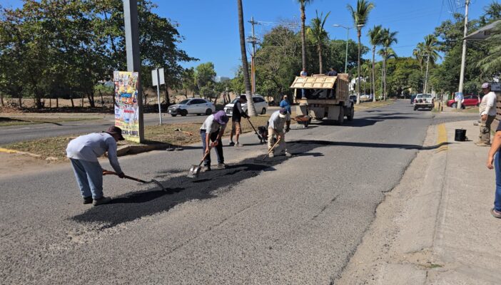 Inicia programa de bacheo en avenidas de Puerto Vallarta
