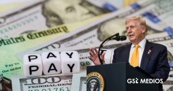 Trump anuncia nuevo arancel de 10% tras fallo en su contra de la Corte Suprema