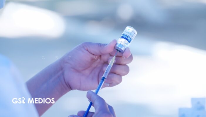 Aplican 8.4 millones de vacunas en tres semanas; refuerzan estrategia contra el sarampión 4 Aplican 8.4 millones de vacunas en tres semanas; refuerzan estrategia contra el sarampión