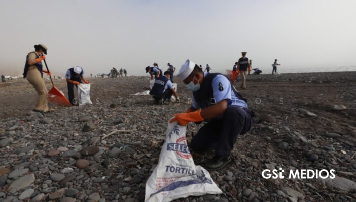 Semar informa que mantiene acciones para contener contaminación por hidrocarburos en el Golfo de México