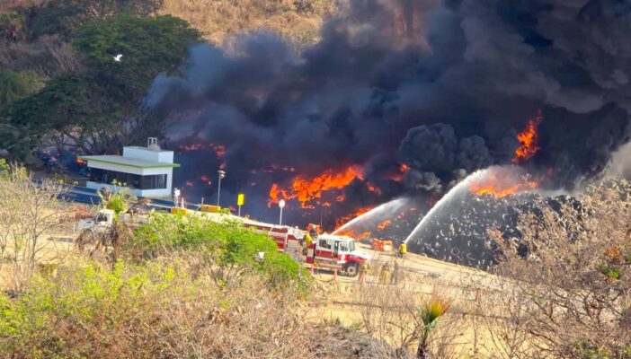SEMADET activa Emergencia Atmosférica en Puerto Vallarta por incendio en vertedero municipal “Los Gavilanes”