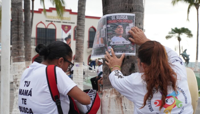 “México es campeón en desapariciones”: Colectivo Una Luz de Esperanza para Nuestros Desaparecidos se manifiesta en Puerto Vallarta 1 “México es campeón en desapariciones”: Colectivo Una Luz de Esperanza para Nuestros Desaparecidos se manifiesta en Puerto Vallarta