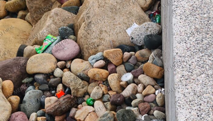 Malecón de Puerto Vallarta amanece con basura tras partido de México 3 Malecón de Puerto Vallarta amanece con basura tras partido de México