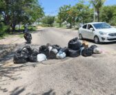 Por hartazgo ante la falta de la recolección de la basura; vecinos bloquean carril en Avenida de Los Poetas