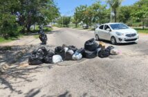Por hartazgo ante la falta de la recolección de la basura; vecinos bloquean carril en Avenida de Los Poetas
