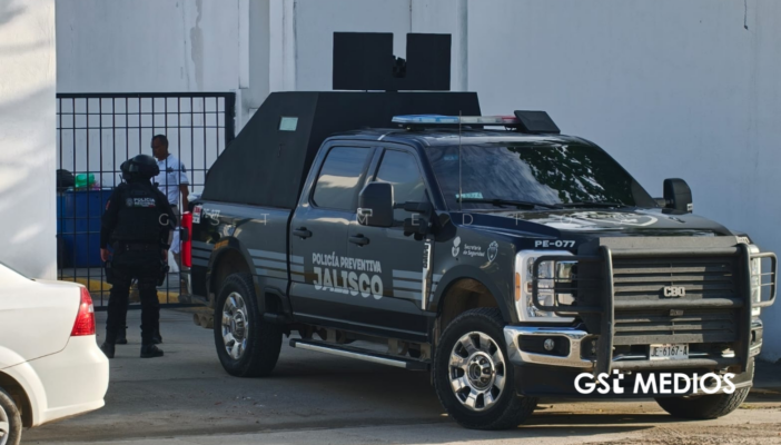 Detienen a mujer policía durante operativo en comisaría de Puerto Vallarta