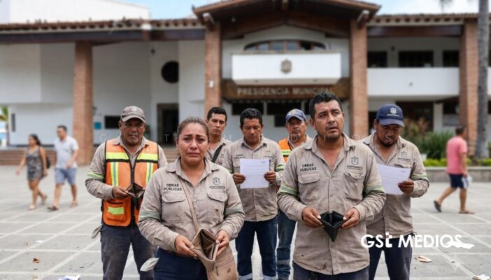 Alrededor de 300 trabajadores habrían sido despedidos injustificados en Ayuntamiento de Puerto Vallarta; finiquitos tardarían hasta 3 meses