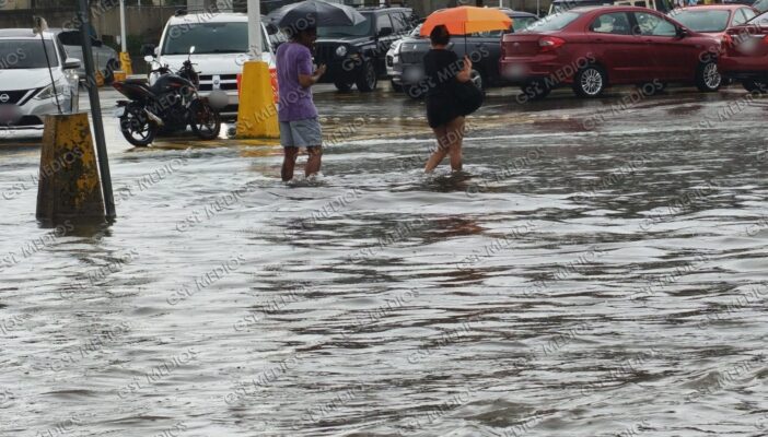 Valle Dorado, completamente inundado por las lluvias