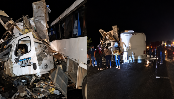 4 muertos y 20 lesionados tras choque de autobús y tráiler en Rosamorada