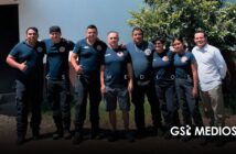 Por falta de recursos, ciudadanos entregan a Bomberos de Puerto Vallarta guantes y herramientas