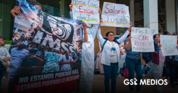 Trabajadores del IMSS convocan a marcha nacional para exigir aumento salarial