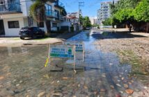 Colonia Versalles y Díaz Ordaz se inundan de aguas negras