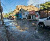 Avenida Politécnico, destrozada por los baches en la colonia Educación
